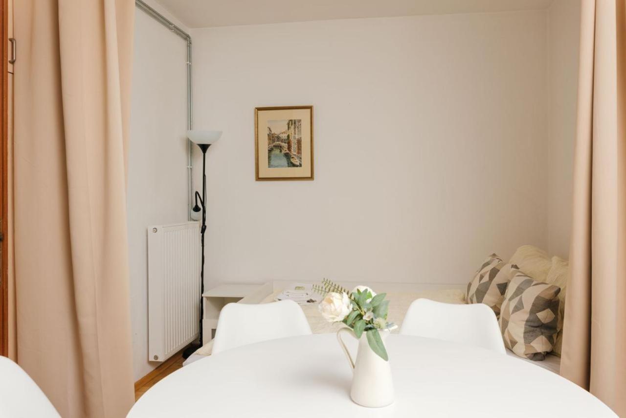 Apartment Zentral Direkt An U-Bahn Station Vienne Extérieur photo